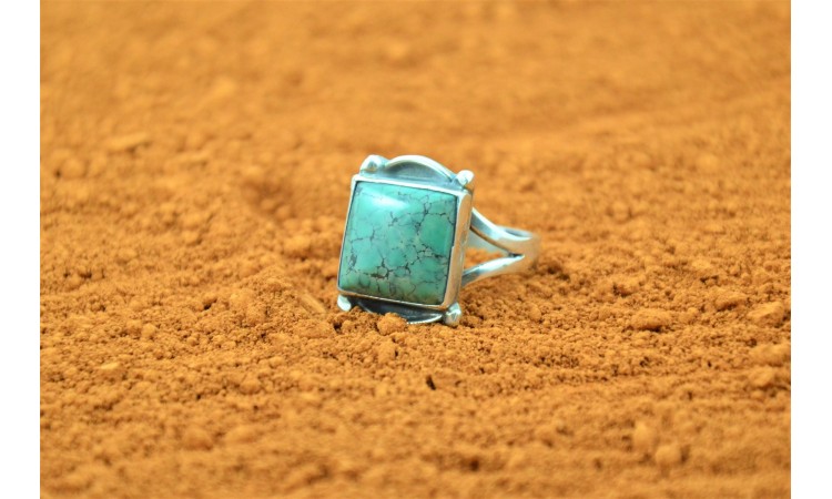 Kingman Turquoise Navajo Ring-Size 6