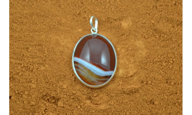 Red agate pendant