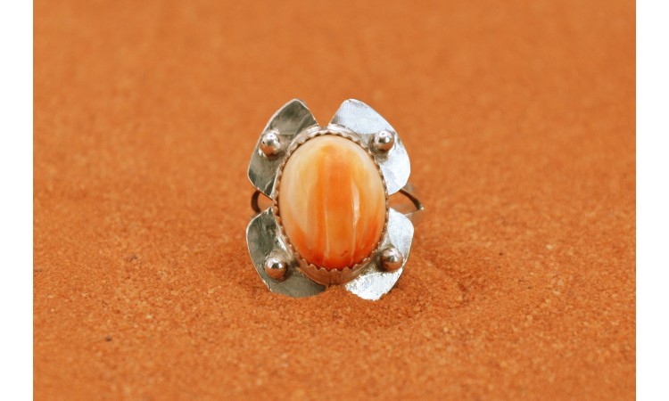 Flower Spiny Oyster Ring