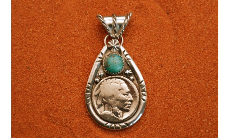 Pendentif tête d'indien et turquoise