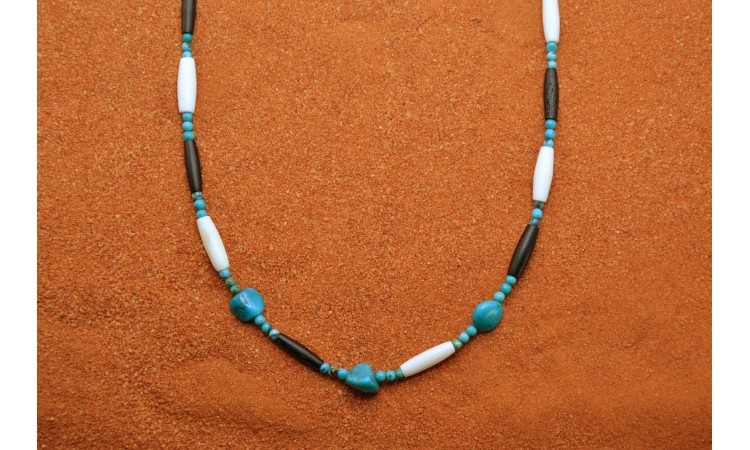 Collier turquoises et os